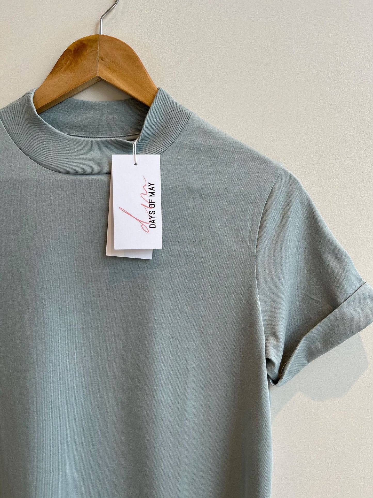 organic cotton tee shirt in grey